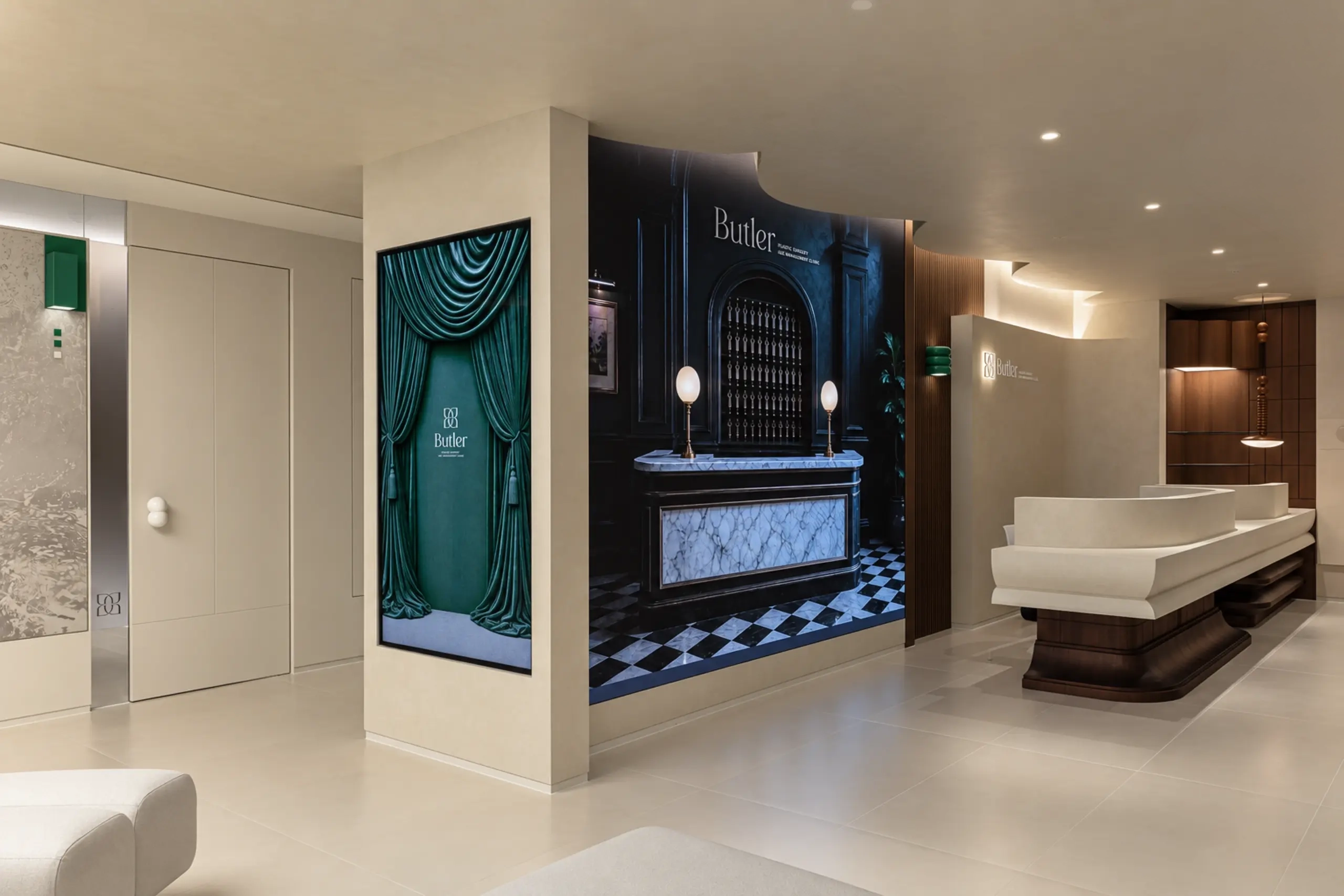Reception seen from the elevator hall