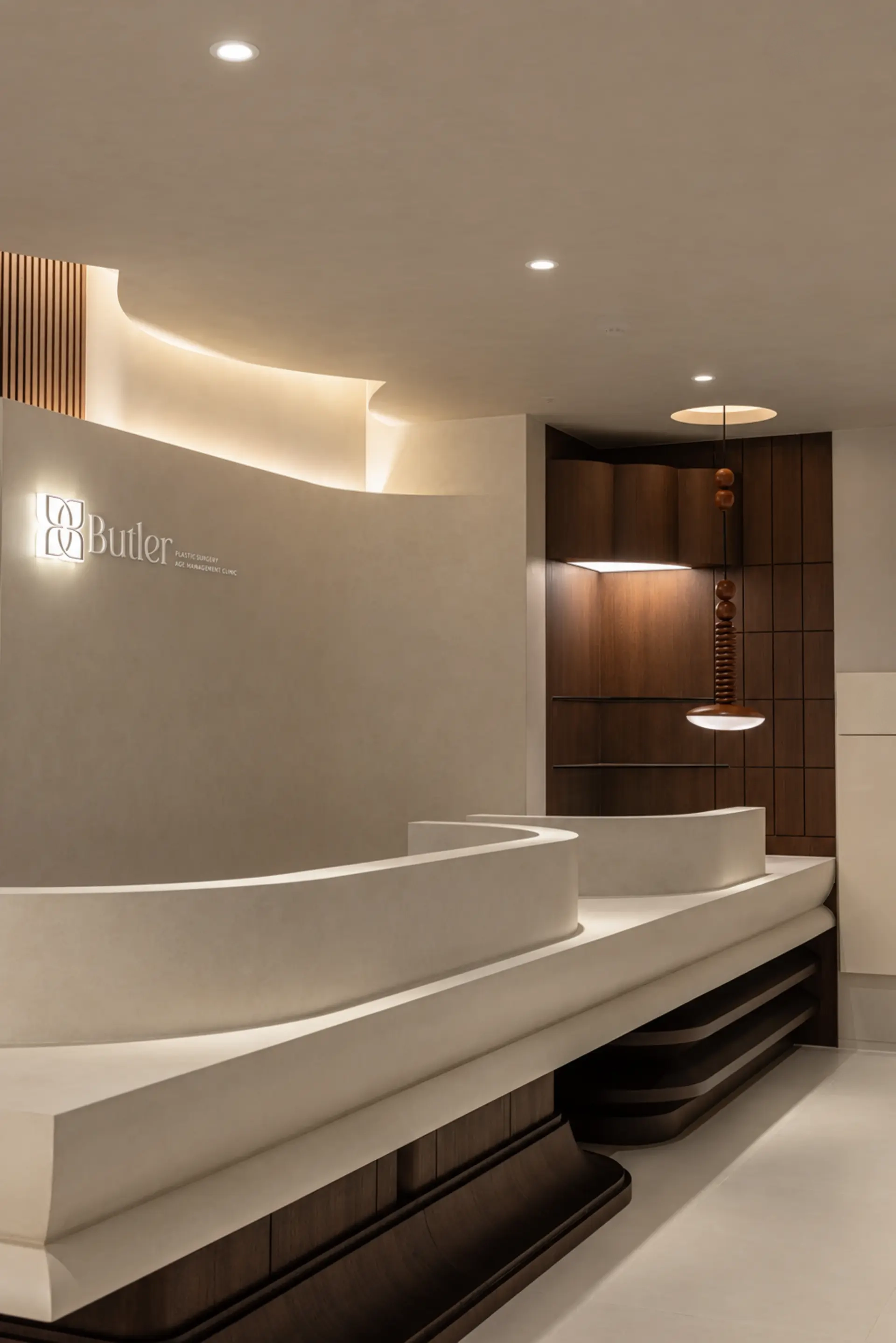 Curved reception desk