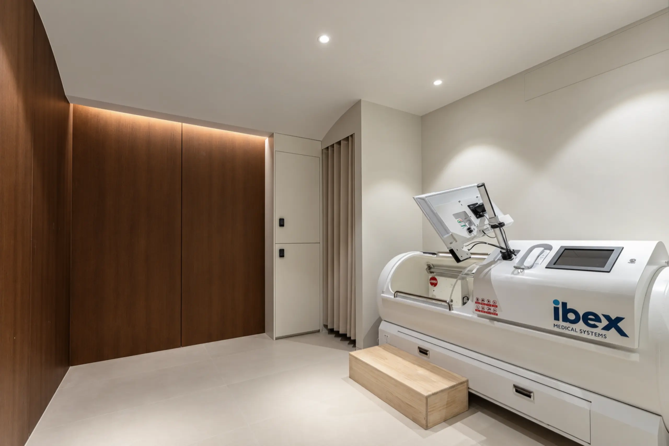 Treatment devices in the equipment room